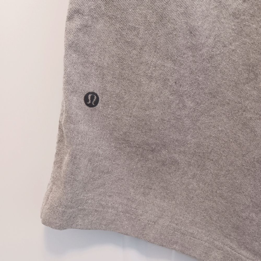 Lululemon Gray Athletica Short Men's Sz 40 - Picture 7 of 10